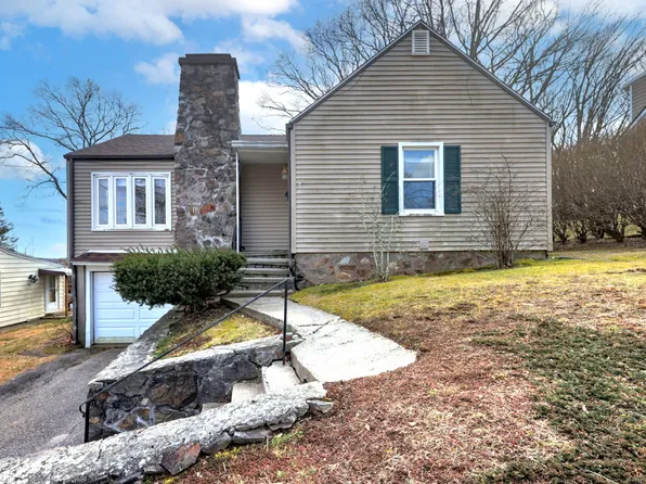 34 Aron Avenue, Waterbury, CT 06708