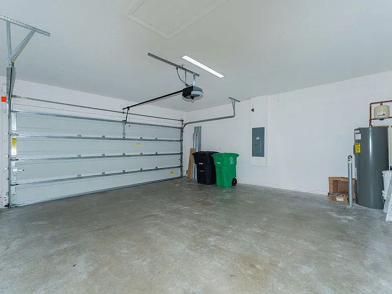 138 SW Carter Ave — Photo 54