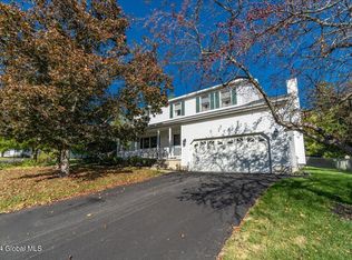 3 Kelshawn Ct, Latham, NY 12110