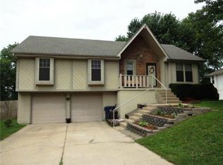 129 SW 27th St, Blue Springs, MO 64015