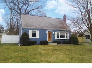 5 Friendly Rd, Norwalk, CT 06851