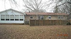 2nd image of 803 Shannon Cir NE