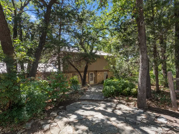 2127 Los Robles St, Grapevine, TX 76051