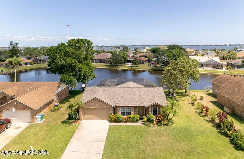 1st image of 134 Palm Cir