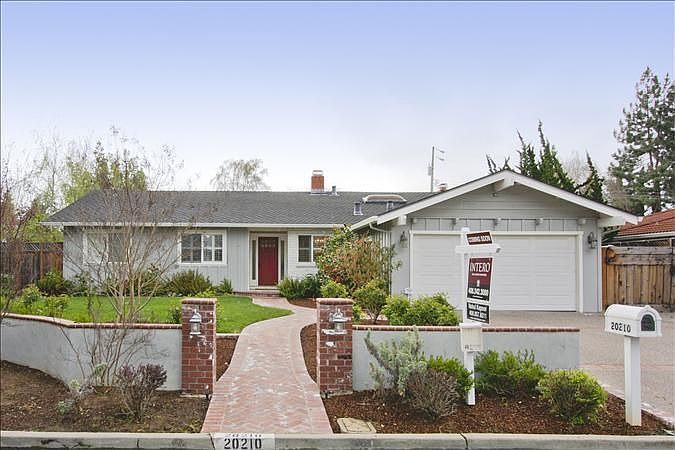 1st image of 20210 Knollwood Dr