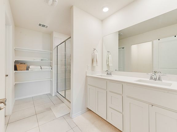 4th image of 609 Jessica Lynn Ln