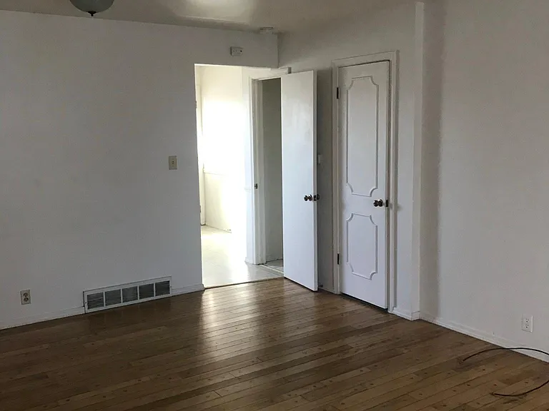 372 Irene Ave — Photo 3
