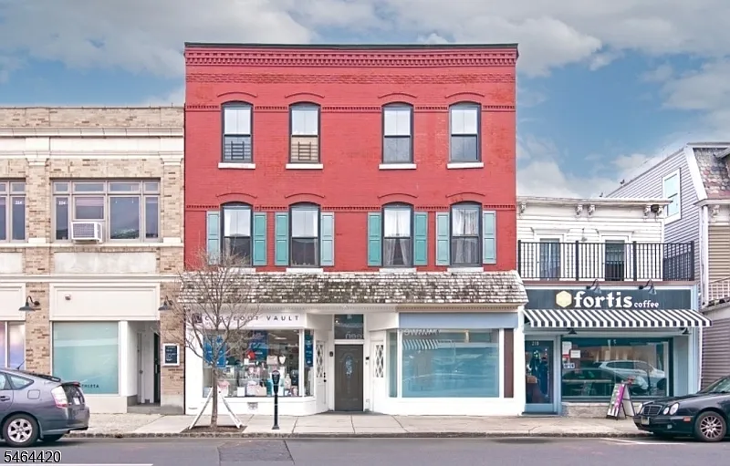 220 E Broad St #2