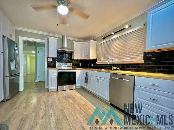 5th image of 1025 S Country Club Dr
