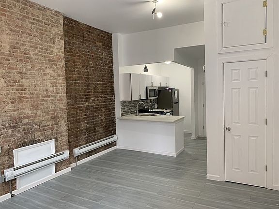 5th image of 2707 Frederick Douglass Blvd APT 1