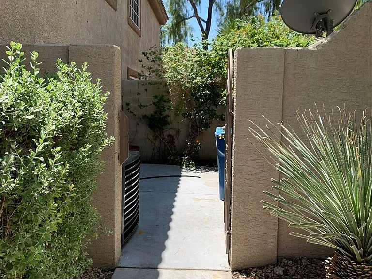 7617 Allerton Ave — Photo 3