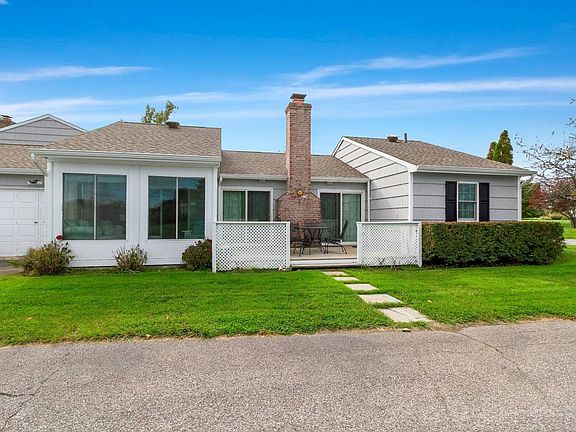 3rd image of 42 Saint Andrews Cir