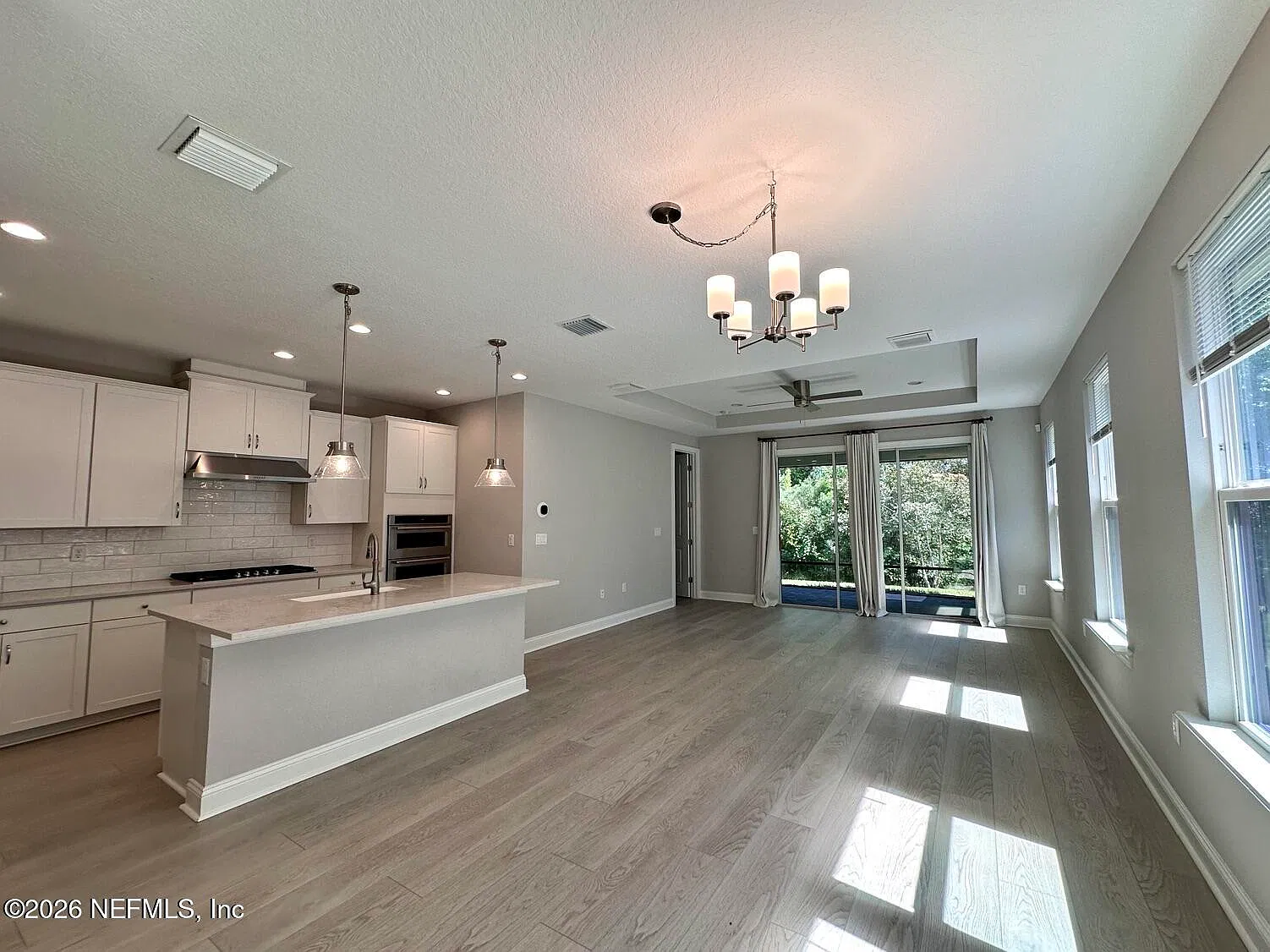 3 bed, 3.0 bath, 2205 sqft, $3,050 — Photo 3