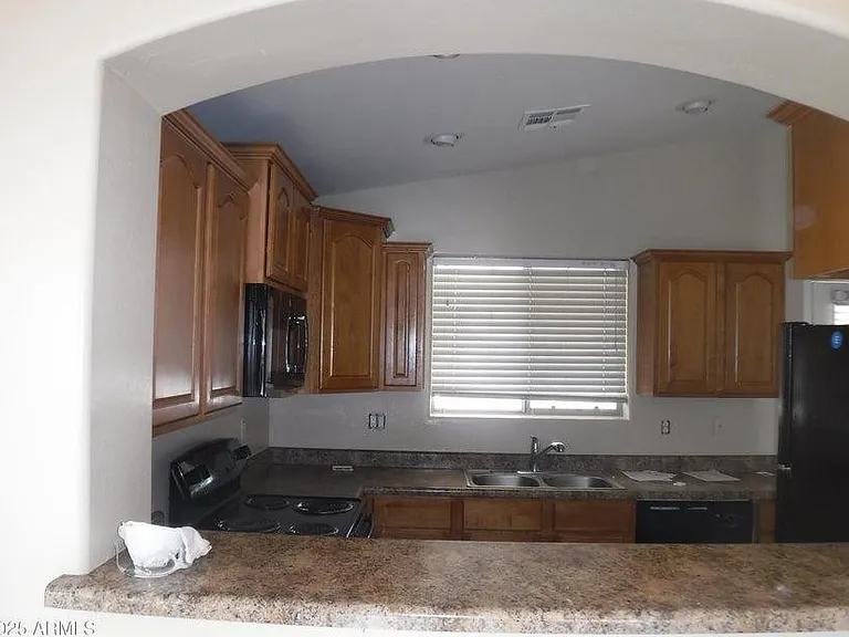 4524 S 25th Dr — Photo 11