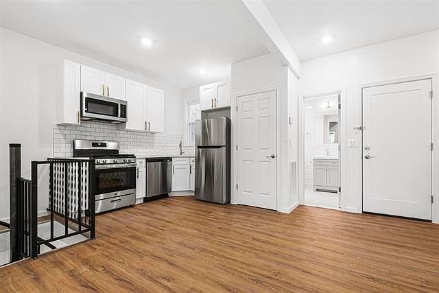 1st image of 33 Stagg St #2A