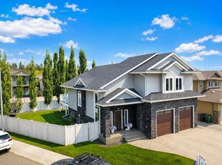 25 W Grove Close, Red Deer, AB T4P 0P4