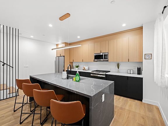 4th image of 841 N McCadden Pl #A