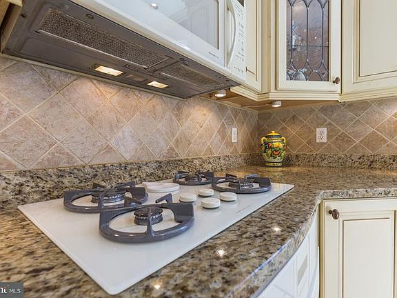 4th image of 865 Maraschino Ct