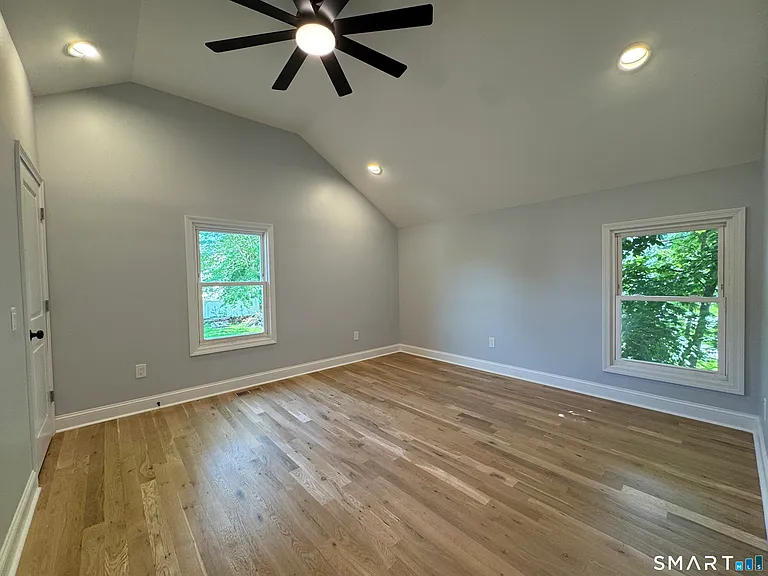 251 W Main St — Photo 11