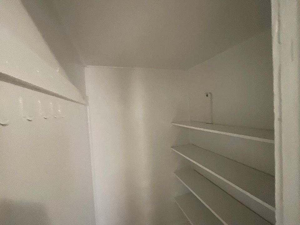 Closet 1