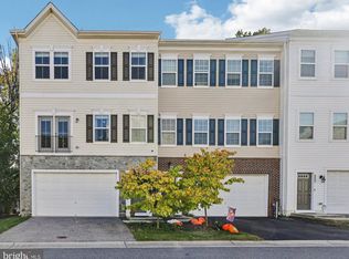 251 Oakview Village Dr, Glen Burnie, MD 21061