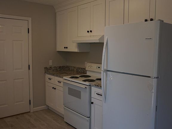 3rd image of 738 Park Lake Ct NW