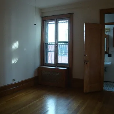 Rented by Raz Realty | media 8