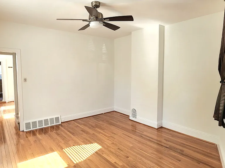 3591 Calumet St — Photo 24