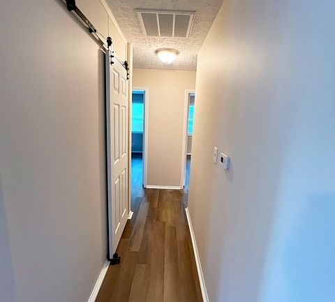 3967MarseilleHallway_07282023