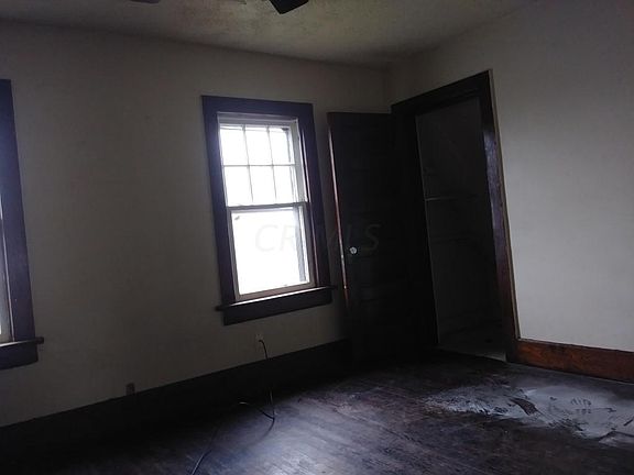 5th image of 208 Blaine Ave