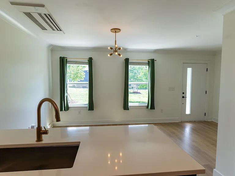 110 Duke St — Photo 15