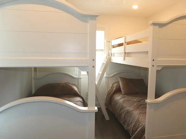 2717 Asbury Ave — Photo 21