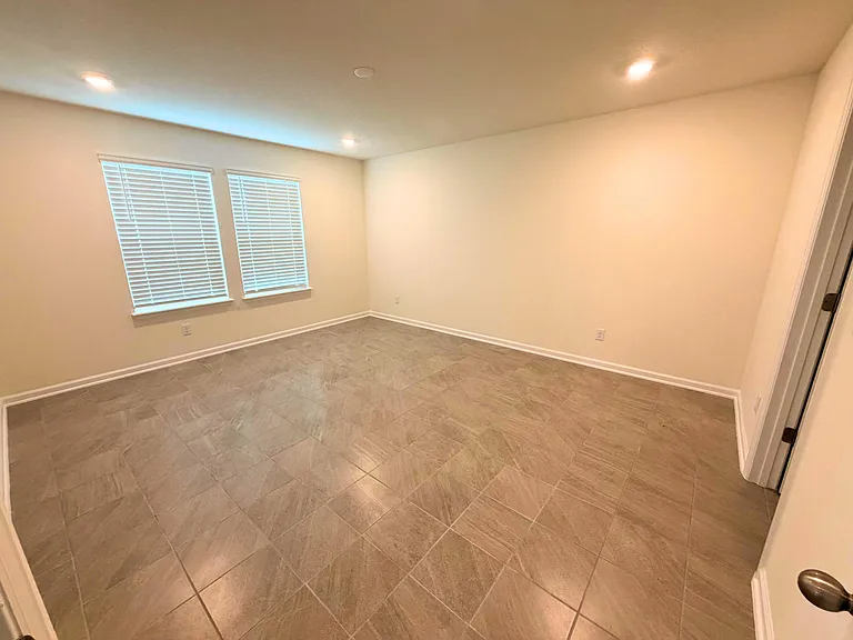 65 Signet Cir — Photo 6