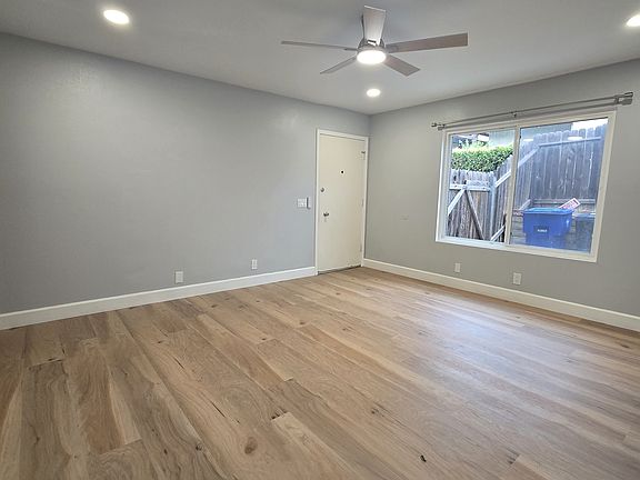 5th image of 634 Hillcrest Dr