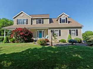 122 Charlton Rd, Ballston Lake, NY 12019