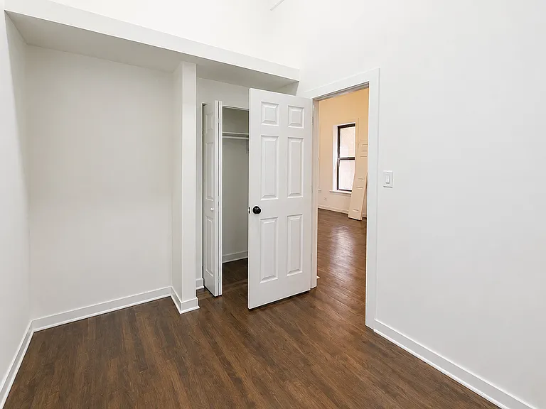 8714 S Commercial Ave — Photo 10