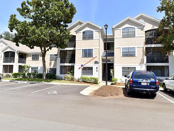 3rd image of 300 Boardwalk Dr APT 113