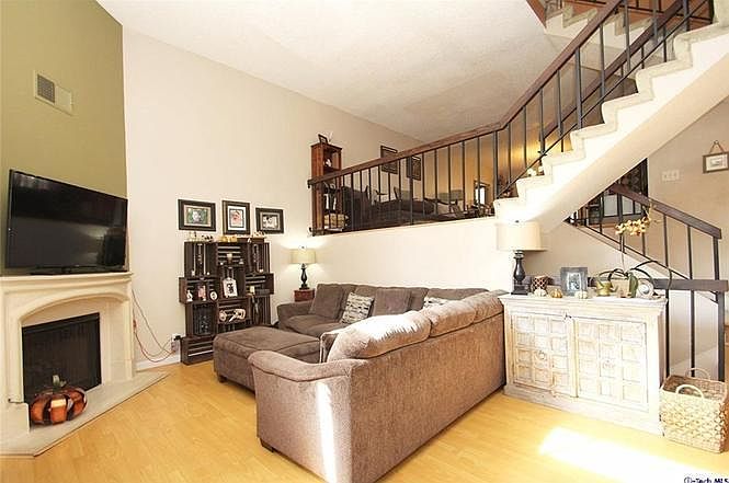 1st image of 1931 Huntington Dr Unit D