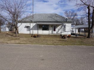 602 N D St, Ramona, KS 67475