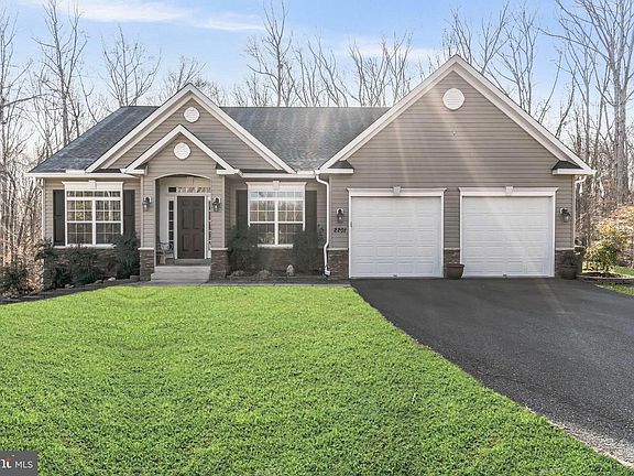 4th image of 2201 Grouse Pointe Dr