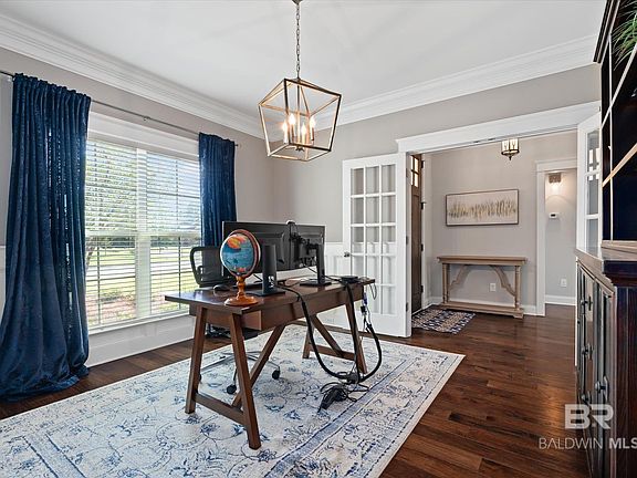 3rd image of 3744 Riverwood Cir S