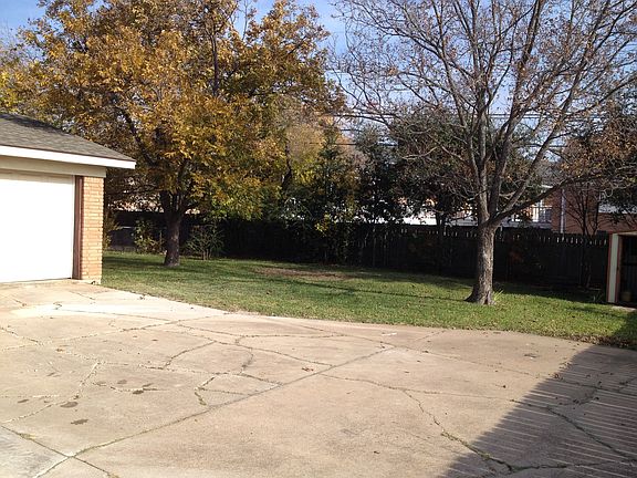 4th image of 5106 Lakemoor Dr