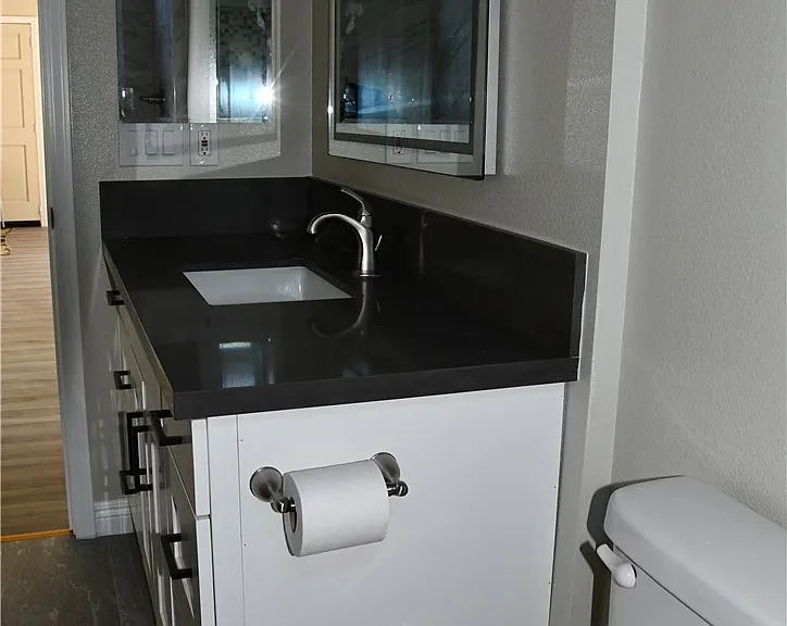 917 W Flora St #917B — Photo 3