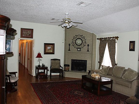 2nd image of 13414 Agarita Ln