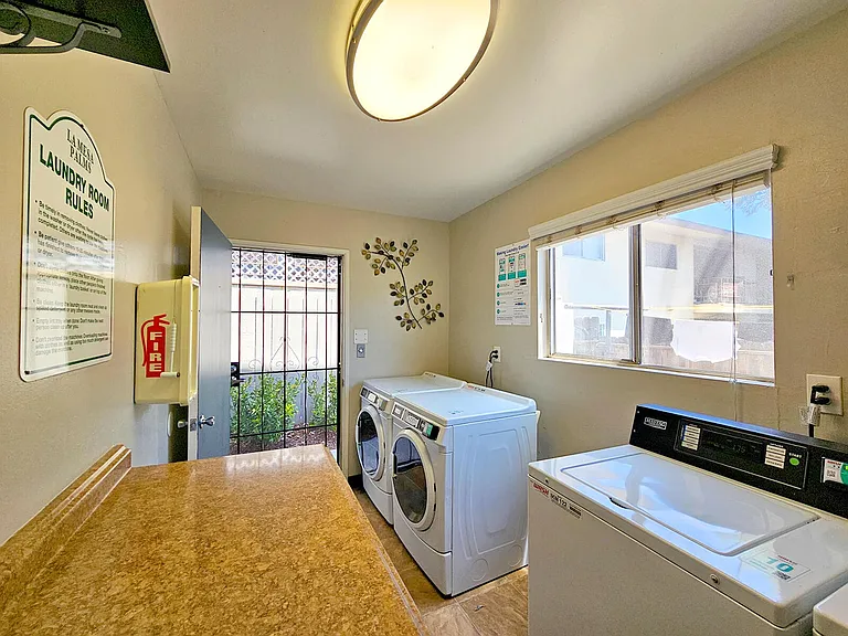 4417 Parks Avenue — Photo 11