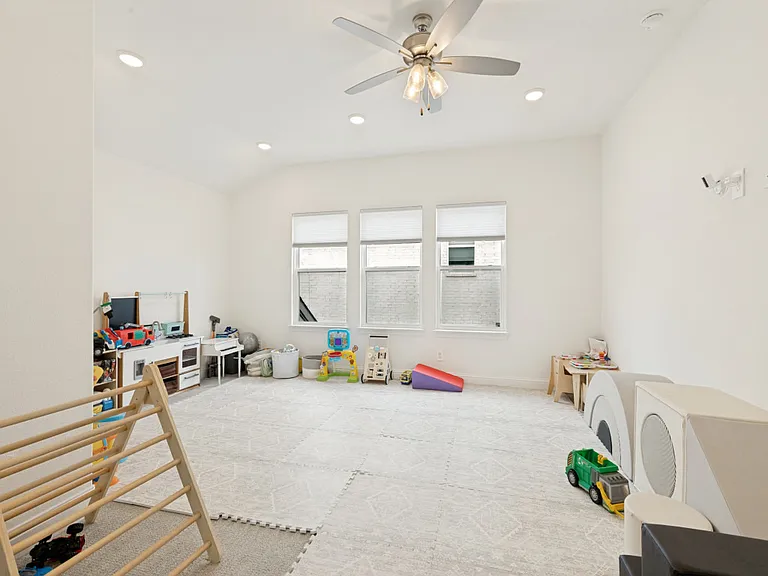 7117 Talon Dr — Photo 25