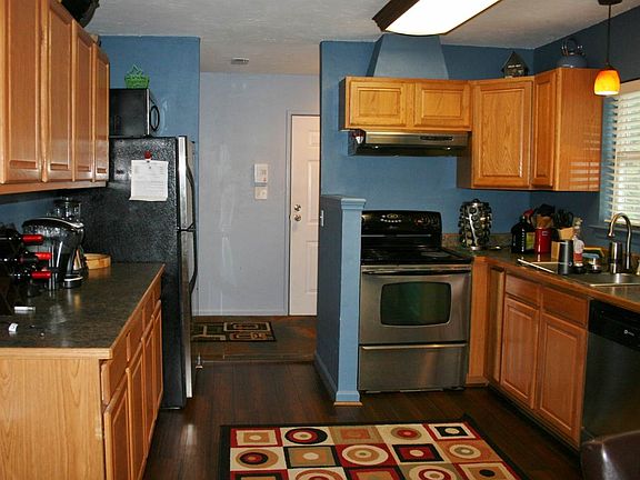2nd image of 210 W 1st Ave
