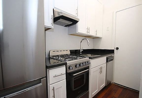 3rd image of 235 W 15th St APT 2b