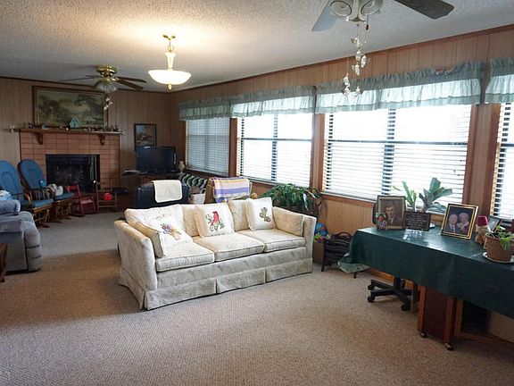 05) Living Room