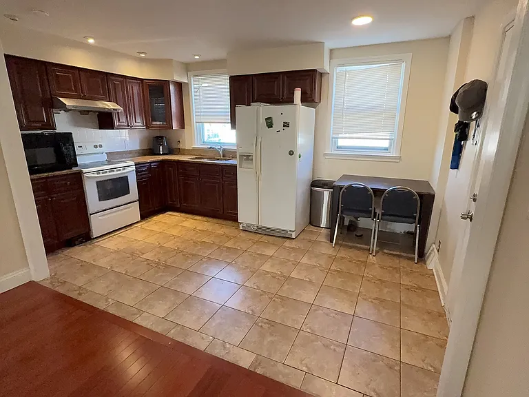 1203 Disston St — Photo 5